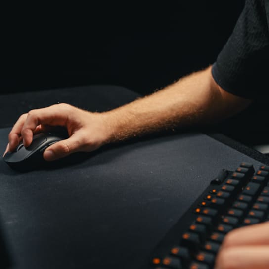 Logitech G Pro X Superlight 2 DEX 無線電競滑鼠