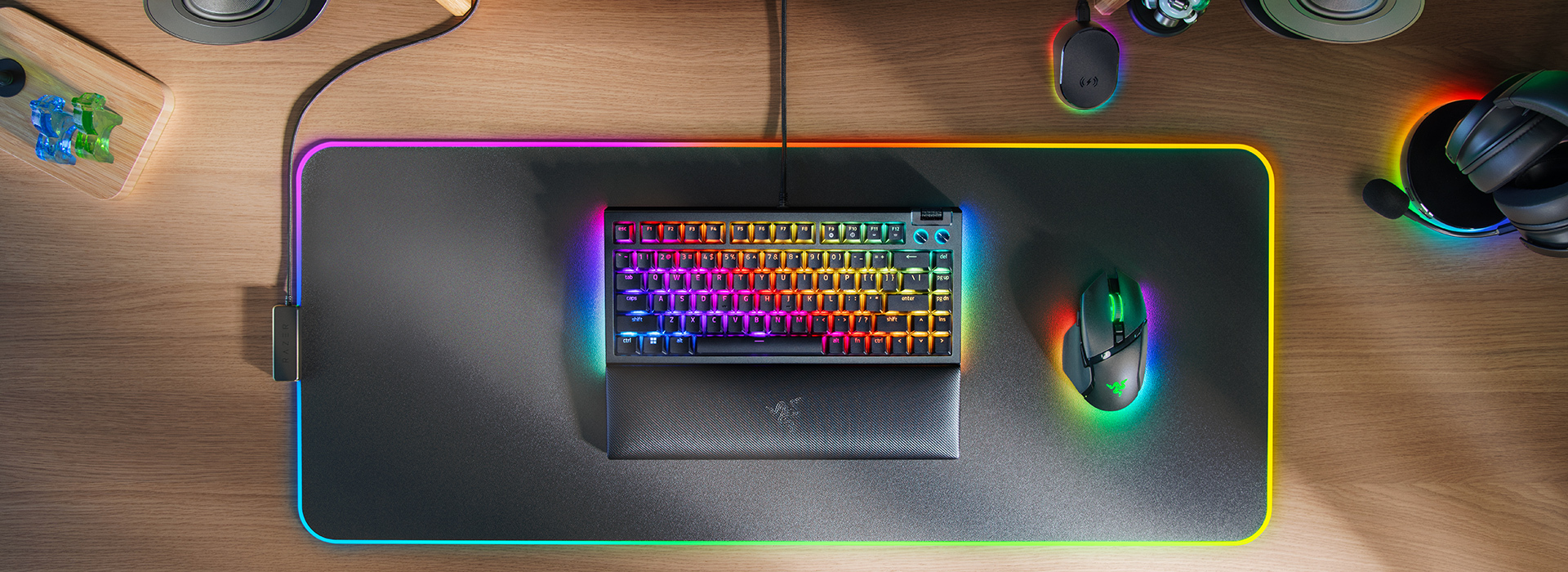 Razer BlackWidow V4 Pro 75% 熱插拔無線遊戲鍵盤 (第3代 Razer 觸感橘軸)