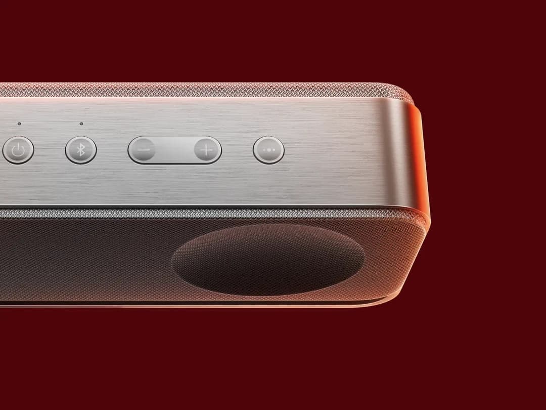 Buttons on the top of Bose SoundLink Home Bluetooth Speaker