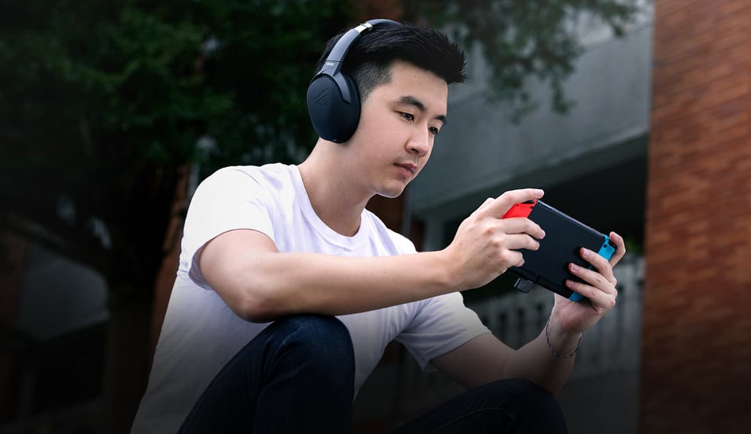 ASUS ROG Strix Go 2.4 摺疊設計展示